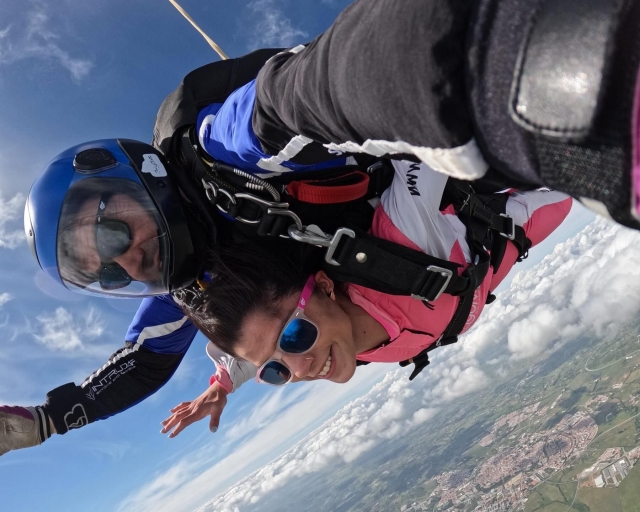  Sautez en parachute à 12 000 pieds 
