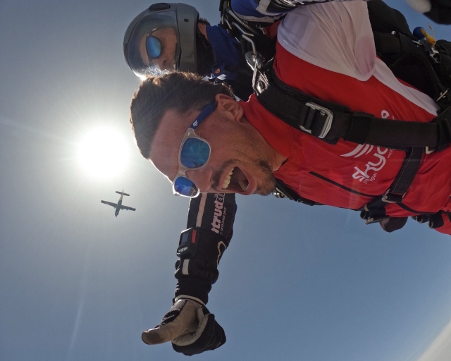  Vivez une montée d'adrénaline lors d'un saut en parachute 