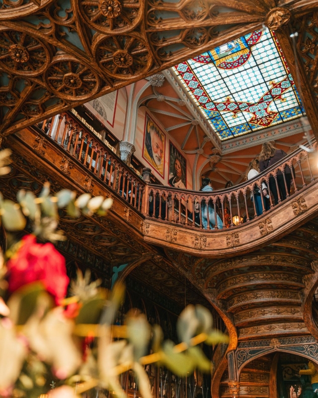  Famous bookstore in Porto 