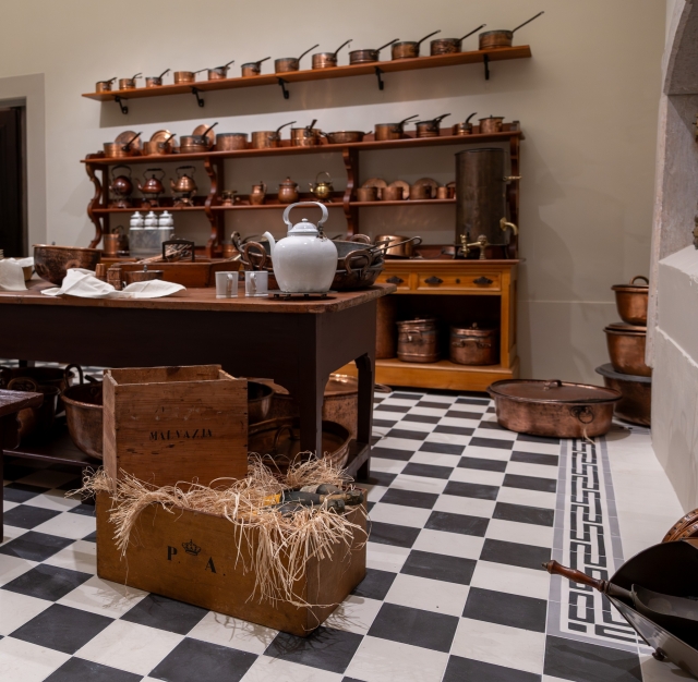  Behind the scenes of the Royal Table