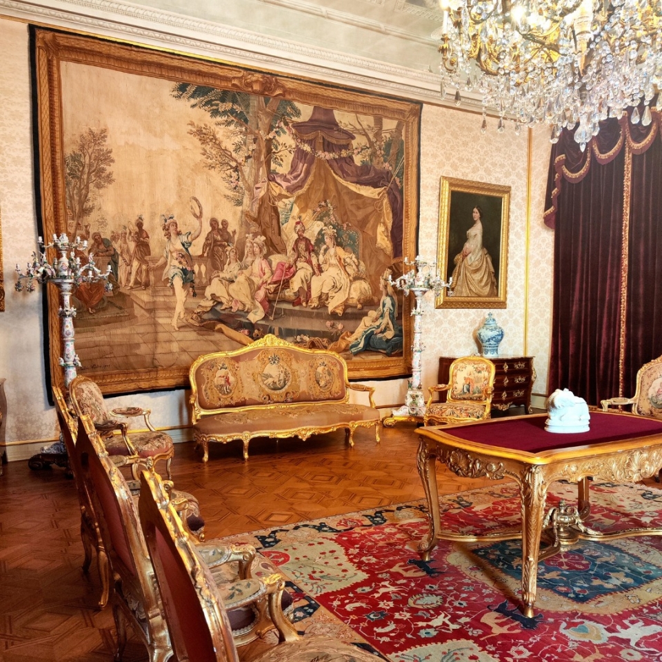  Official rooms and royal apartments 