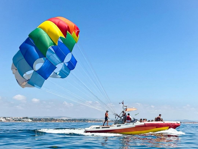 Volo in parapendio attraverso il porto turistico di Albufeira, 10 minuti