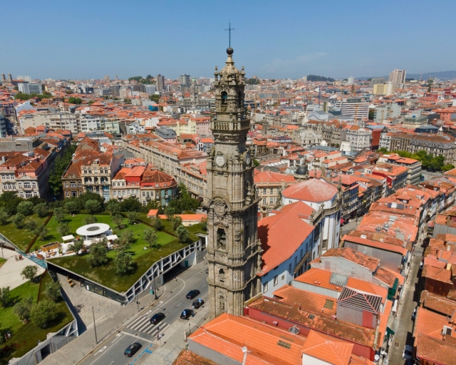  Kirche, Turm und Museum 