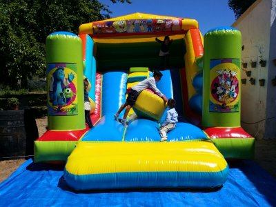 Bouncy castle rental in Huelva 1 hour