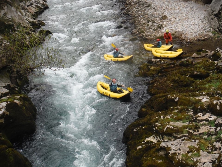 Descenso Río Cares: Una Aventura de Naturaleza y Adrenalina