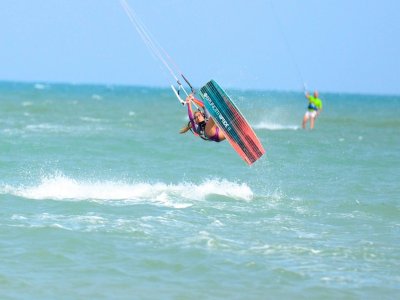Curso de kitesurf de 9h en Guardamar del Segura