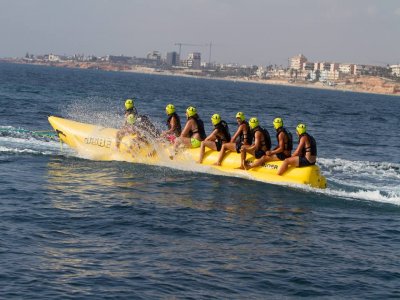 Montar en banana boat en Torrevieja durante 15 min