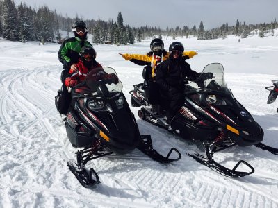 Ruta en raquetas y motos de nieve Vall de Bohí