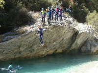  Divirta-se com um canyoning 