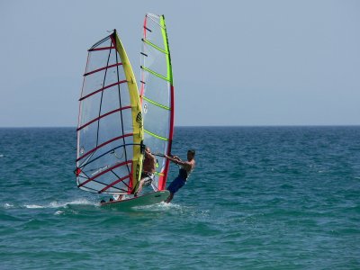 Clase de iniciación al windsurf en Valencia 2h