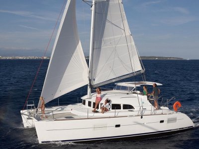 Salida en catamarán Marbella en exclusiva 3 horas