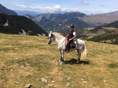 2-Hour Horse Riding in the Montseny + Class