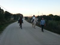 Jovenes a caballo