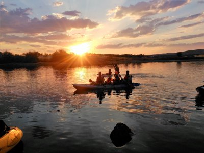 Triple kayak rental in El Piélago 1 hour