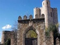  castelo com porta em arco 