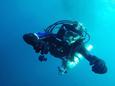 Battesimo subacqueo da una barca vicino a Gijón