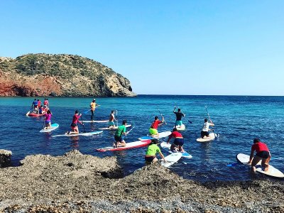 Viagem de paddle surf para a enseada de Punta Vela, a 3 km