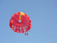  Enjoy parasailing in Taurito 