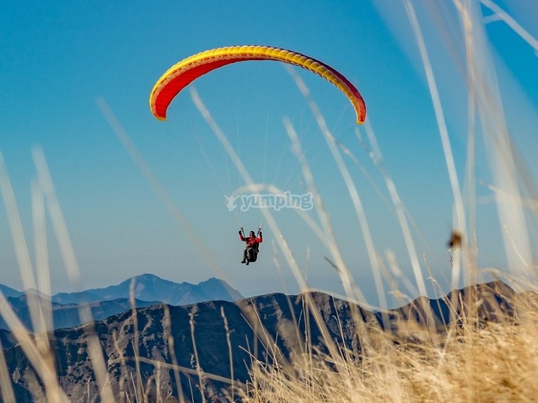  Exploring the sky in paragliding 