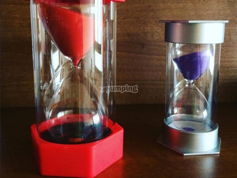 reloj de arena escape room