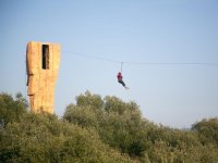  Tirolesa de torre em torre 