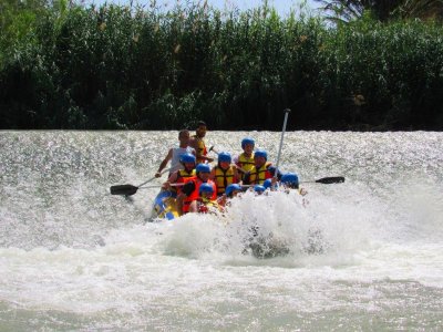 Rafting, almuerzo y barra libre en el río Segura