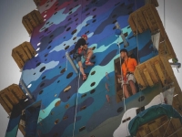 Escalada rocódromo y tirolina en Elche