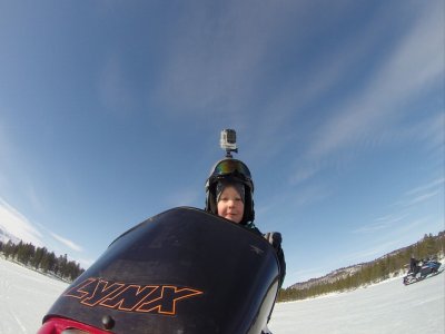 Moto de nieve adulto y niño Montgarri con merienda
