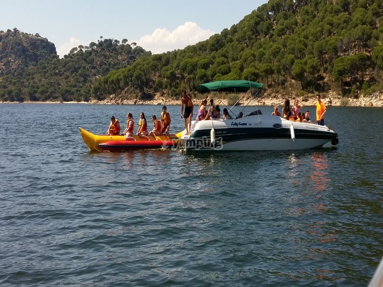 Paseo en Banana Boat pantano de San Juan 20 min desde 50€ - Yumping.com