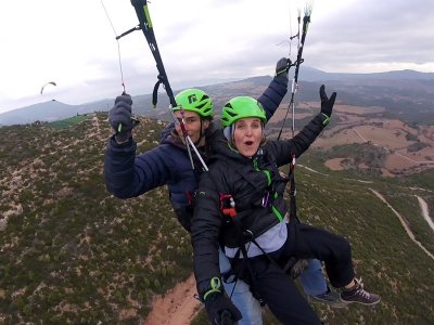 Paraglider flight for two in Igualada 15-20 min