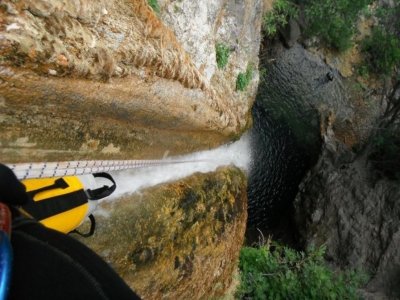 Descenso de barranco en Jorox nivel medio 4 horas