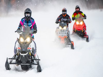 Ruta moto nieve y cena para dos Valle de Tena 2 h
