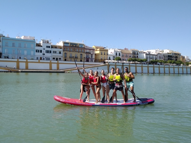Ruta Big SUP para grupos en el Guadalquivir 90 min desde 30€ - Yumping.com