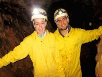 Dentro de la Cueva de la Bruja