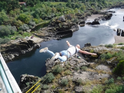 Doppio salto bungee jumping Arbo International Bridge