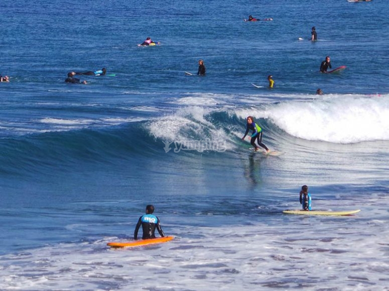 Alquiler equipo de surf y neopreno en Corrubedo 2h desde 20€