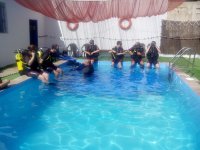 Practicas de buceo en piscina