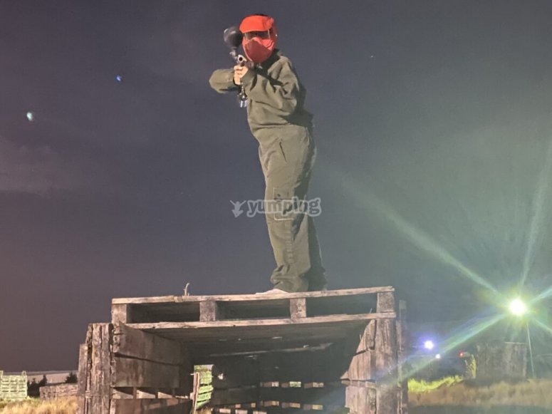Paintball nocturno con 100 bolas María de Huerva desde 10€