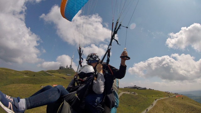 Bautismo en parapente Puy-de-Dôme 12-17 min + vídeo