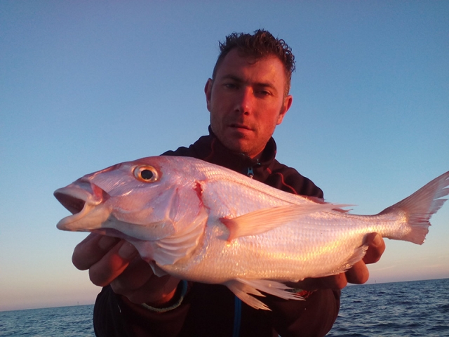 Pesca de Pesca no lago Thau - 1/2 dia