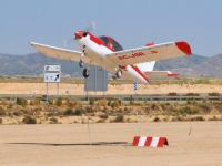 Avioneta alzando el vuelo