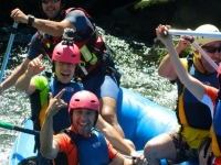 Group of friends rafting in Viana do Castelo 