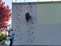  Artificial climbing 