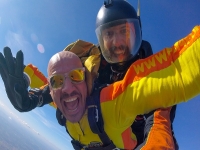  adrenalina nel lancio in tandem con il paracadute 