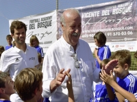  Bumping into Vicente del Bosque during the training 