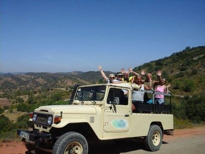 Percorso 4x4 e degustazione di vini nei bambini dell'Algarve 4h