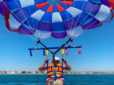 Parasailing a La Garrucha con accompagnatore 15 min