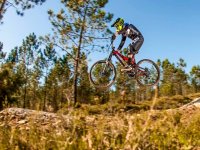  Salto com a bicicleta MTB 