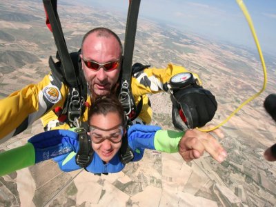Salto tándem en paracaídas en Ontur fotos y video