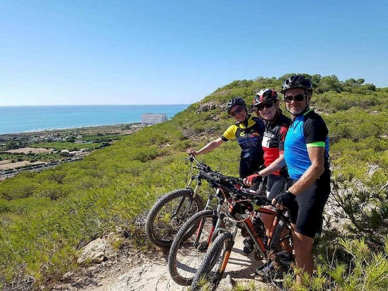 Llega con la bici hasta la misma puerta, playa o pueblo Llega con la bici hasta la misma puerta, playa o pueblo